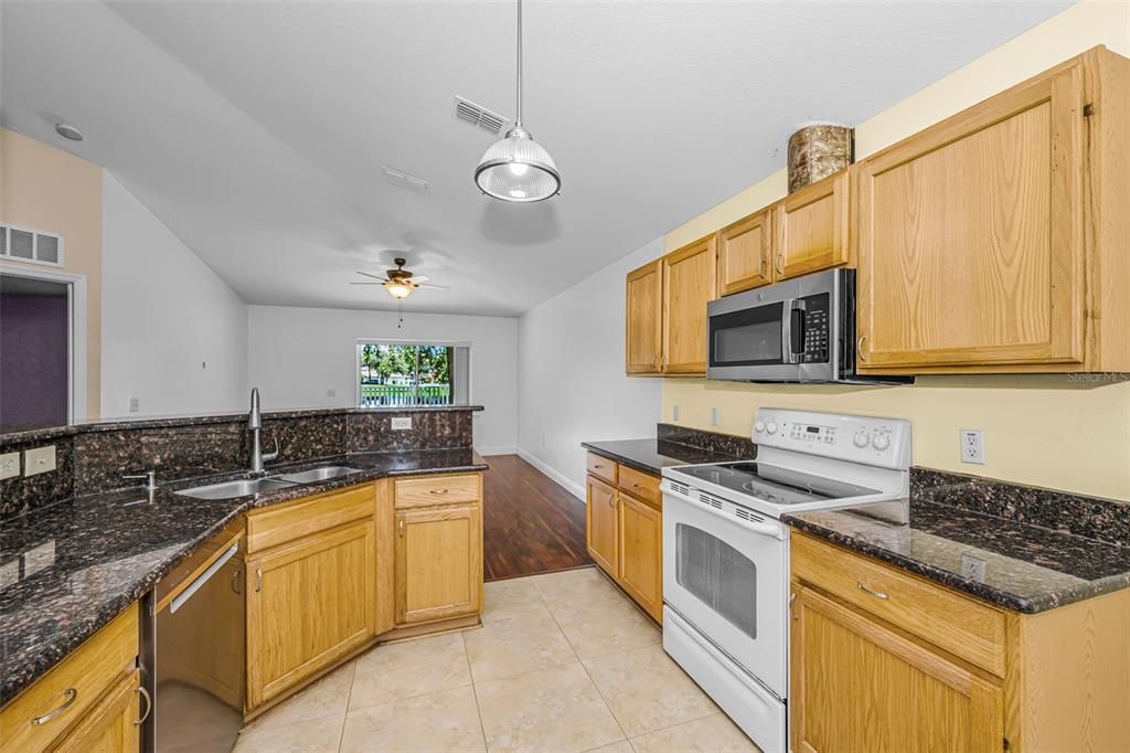 For Rent: $2,660 (3 beds, 2 baths, 1612 Square Feet)