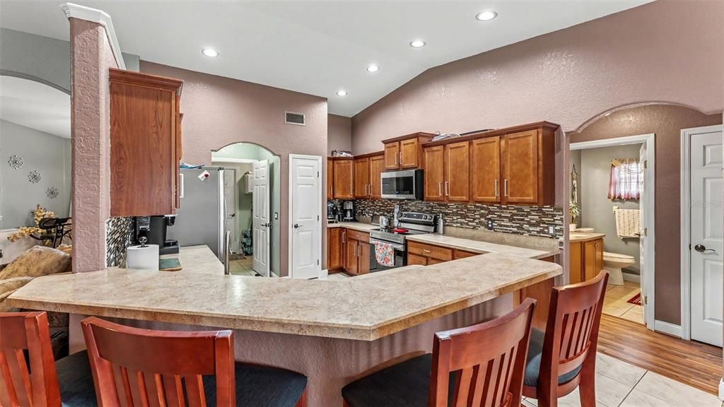 На продажу: $370,000 (3 спален, 2 ванн, 1837 Квадратных фут)