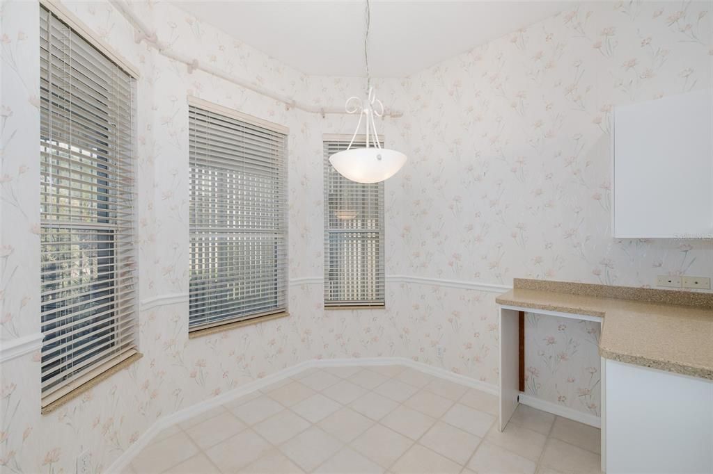 На продажу: $359,900 (2 спален, 2 ванн, 1685 Квадратных фут)