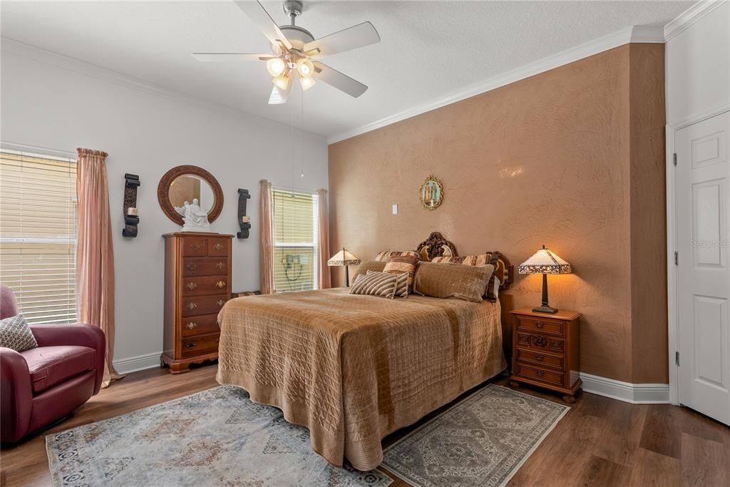 En Venta: $499,000 (3 camas, 2 baños, 1921 Pies cuadrados)