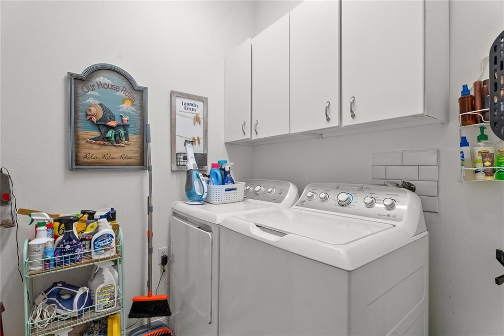 En Venta: $499,000 (3 camas, 2 baños, 1921 Pies cuadrados)