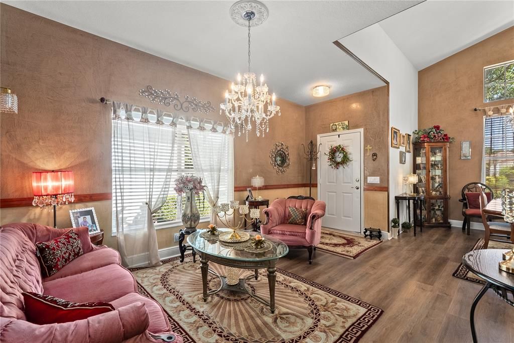 En Venta: $499,000 (3 camas, 2 baños, 1921 Pies cuadrados)