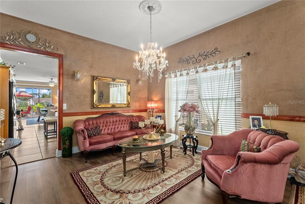 En Venta: $499,000 (3 camas, 2 baños, 1921 Pies cuadrados)