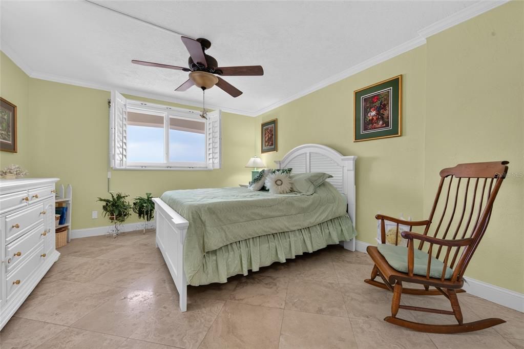 For Sale: $399,000 (2 beds, 2 baths, 1200 Square Feet)