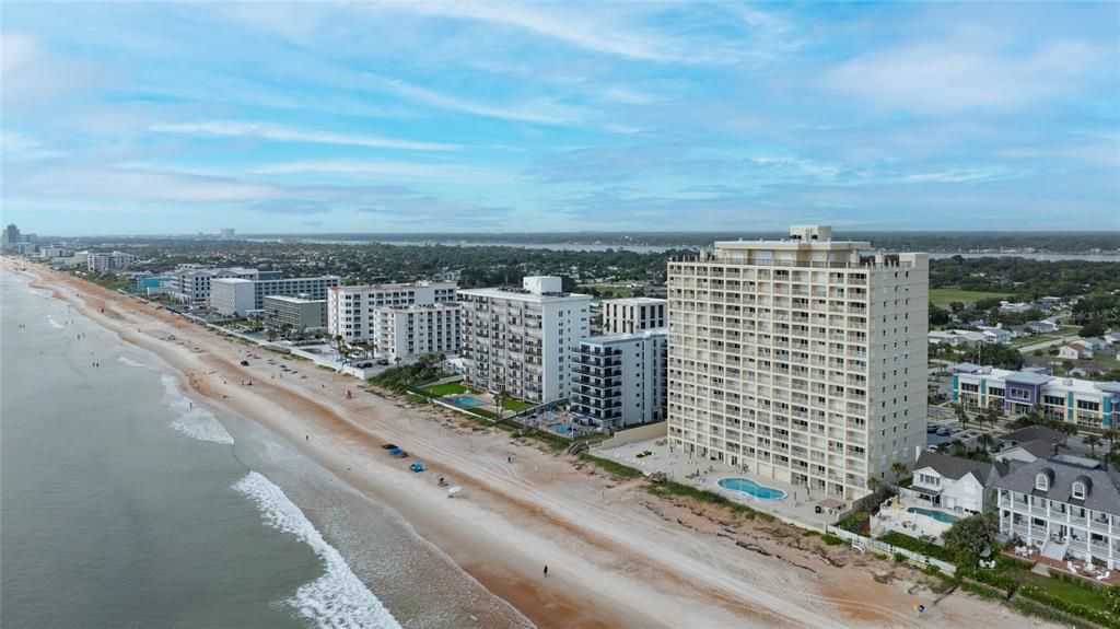 For Sale: $399,000 (2 beds, 2 baths, 1200 Square Feet)