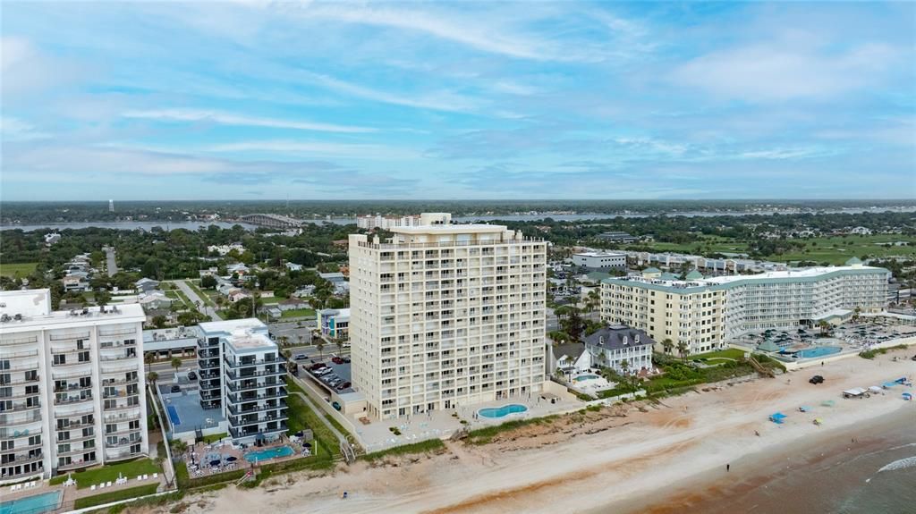 For Sale: $399,000 (2 beds, 2 baths, 1200 Square Feet)