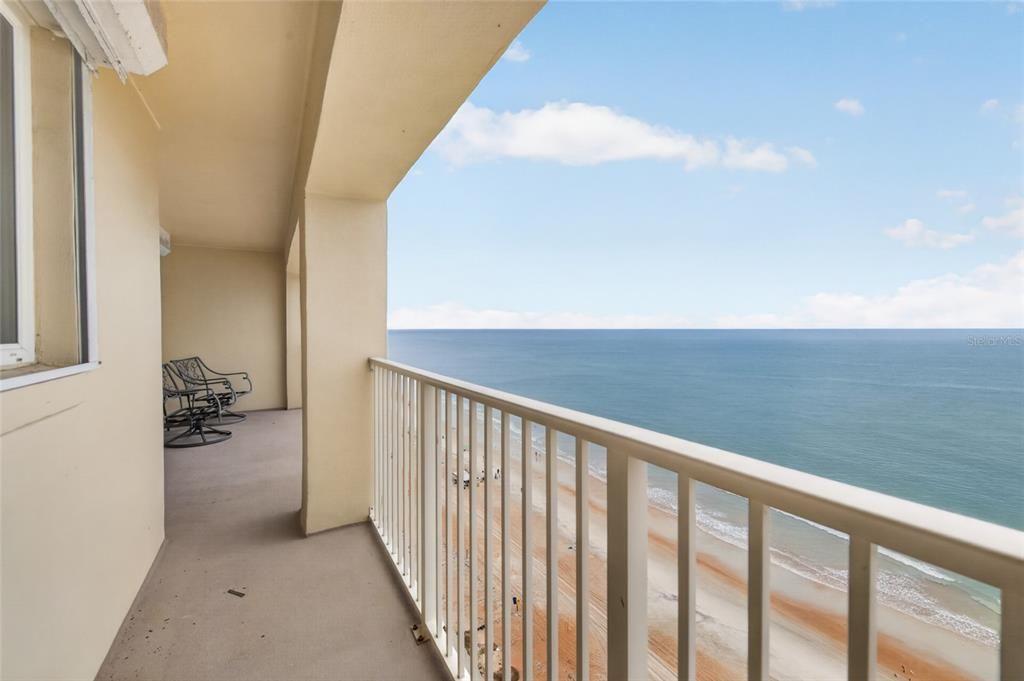 For Sale: $399,000 (2 beds, 2 baths, 1200 Square Feet)