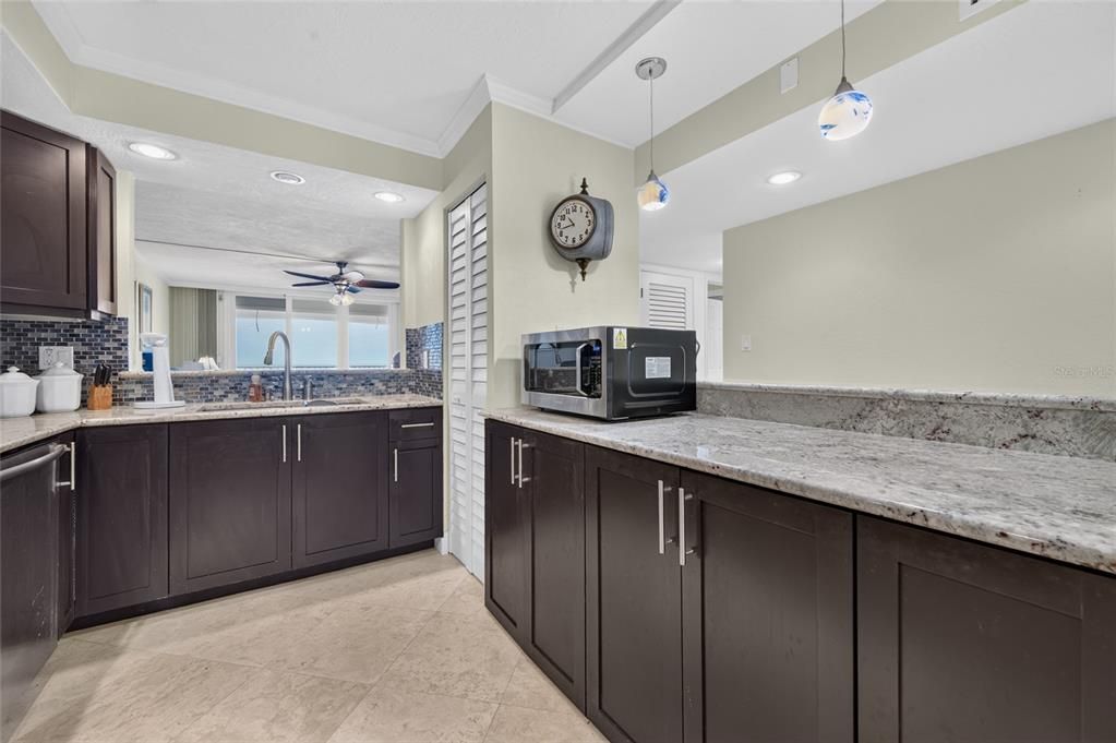 For Sale: $399,000 (2 beds, 2 baths, 1200 Square Feet)