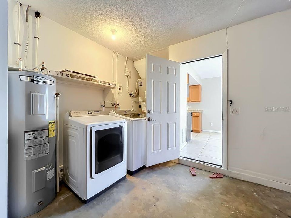 На продажу: $364,900 (3 спален, 2 ванн, 1326 Квадратных фут)