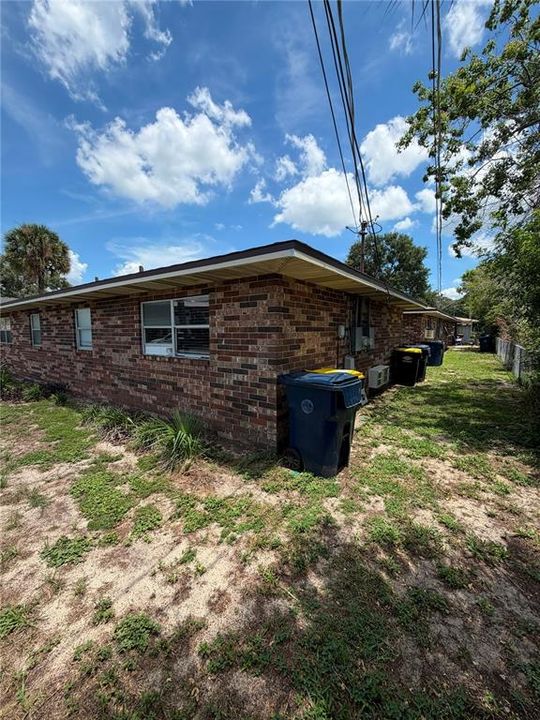 For Rent: $950 (1 beds, 1 baths, 564 Square Feet)