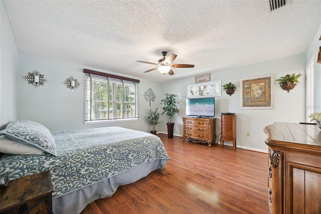 For Sale: $380,900 (3 beds, 2 baths, 1909 Square Feet)