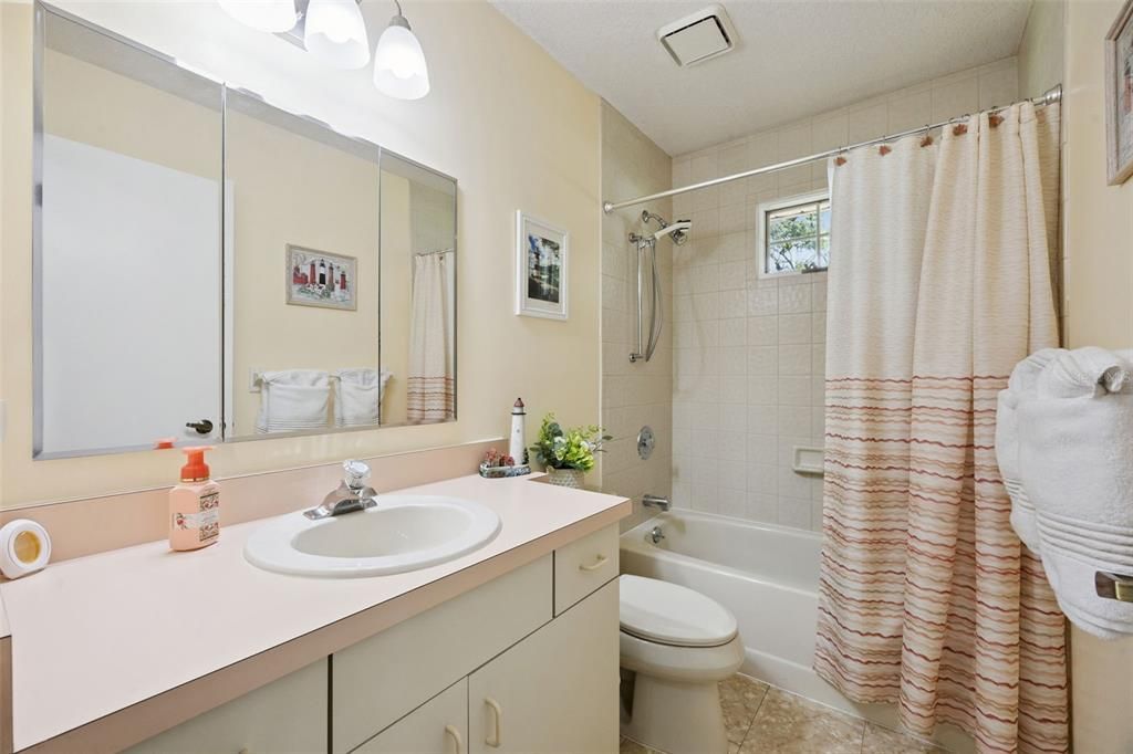 For Sale: $380,900 (3 beds, 2 baths, 1909 Square Feet)