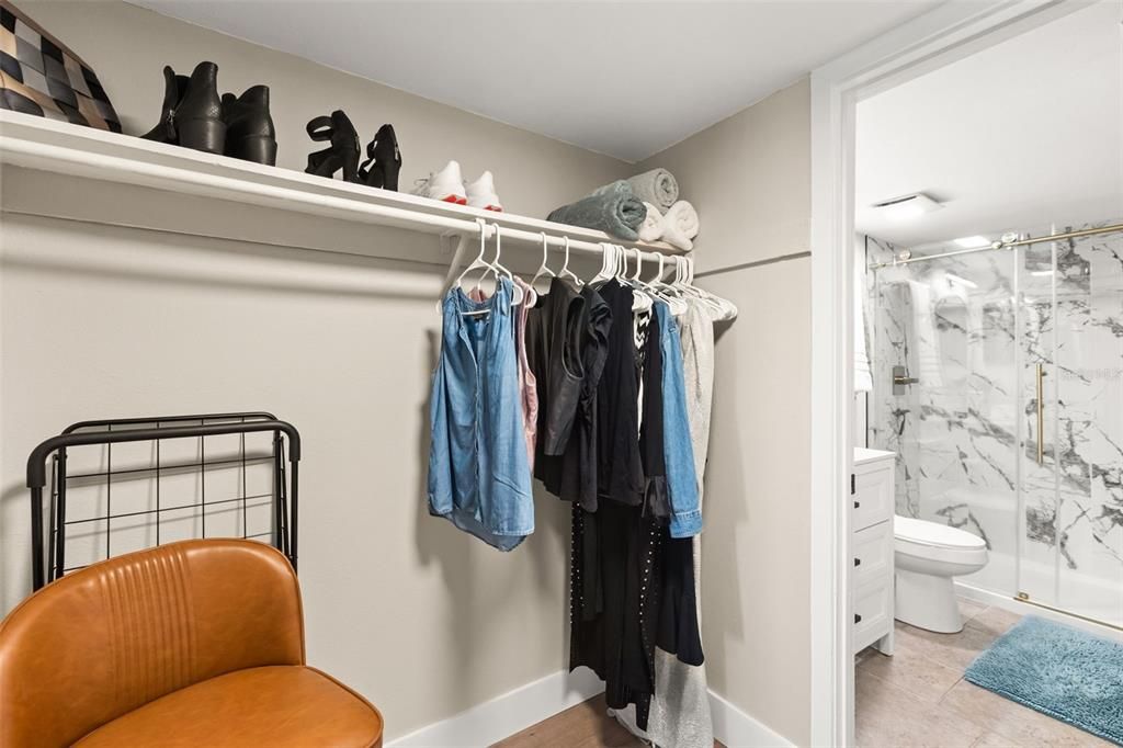 For Sale: $139,900 (1 beds, 1 baths, 1000 Square Feet)