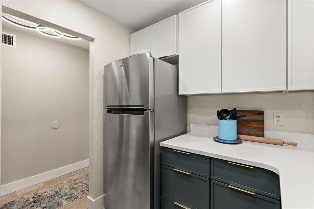 For Sale: $139,900 (1 beds, 1 baths, 1000 Square Feet)