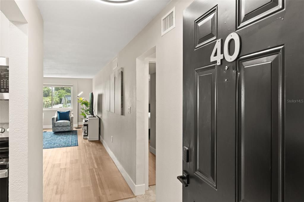 For Sale: $139,900 (1 beds, 1 baths, 1000 Square Feet)