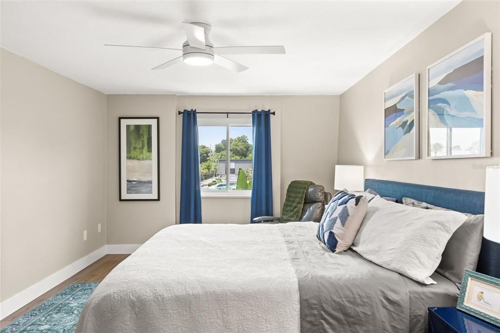 For Sale: $139,900 (1 beds, 1 baths, 1000 Square Feet)