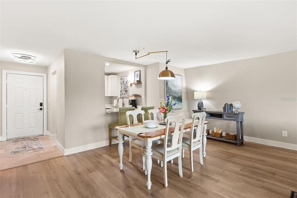 For Sale: $139,900 (1 beds, 1 baths, 1000 Square Feet)