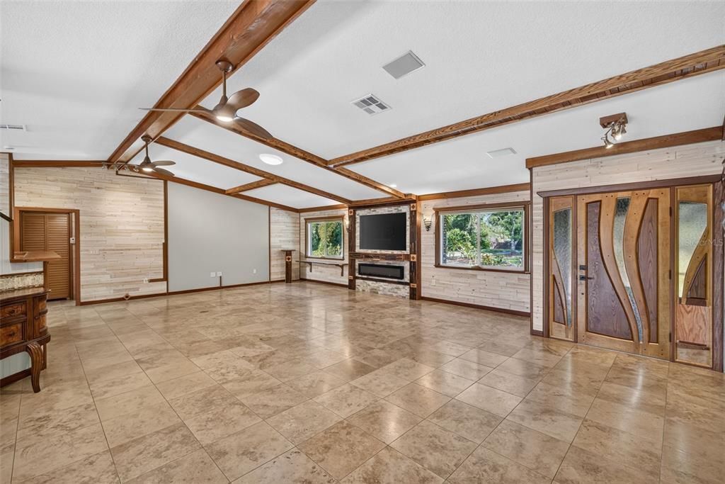 En Venta: $945,000 (4 camas, 3 baños, 2916 Pies cuadrados)