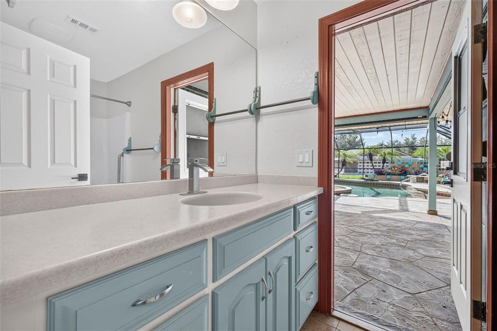 En Venta: $945,000 (4 camas, 3 baños, 2916 Pies cuadrados)