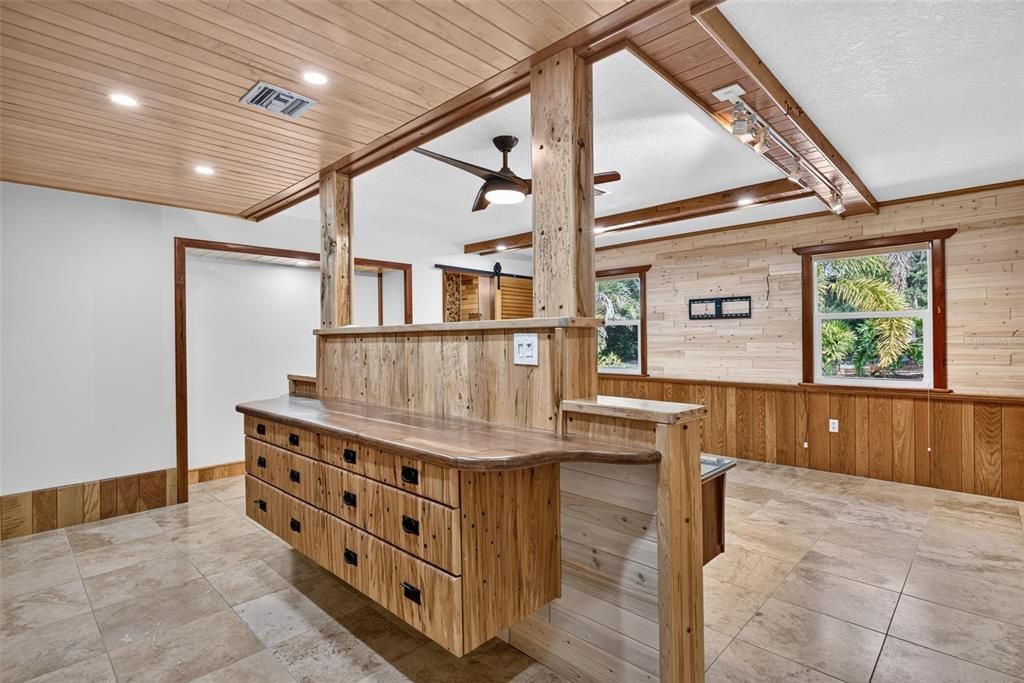 En Venta: $945,000 (4 camas, 3 baños, 2916 Pies cuadrados)