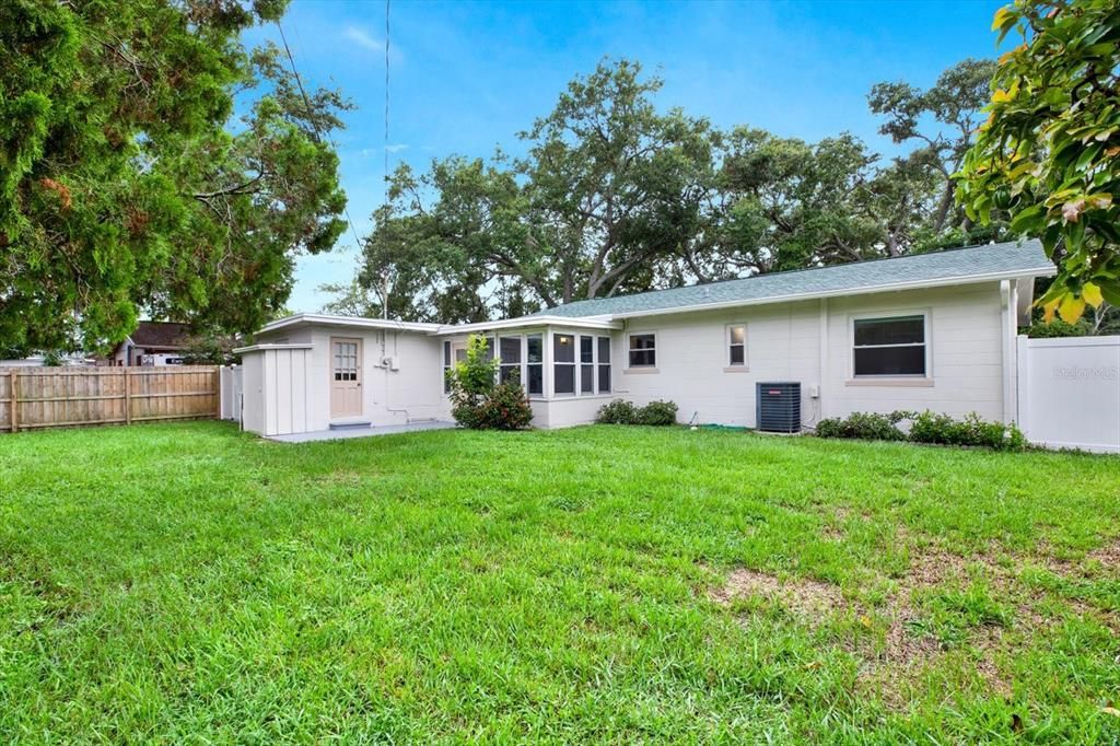 For Rent: $2,300 (2 beds, 2 baths, 1242 Square Feet)