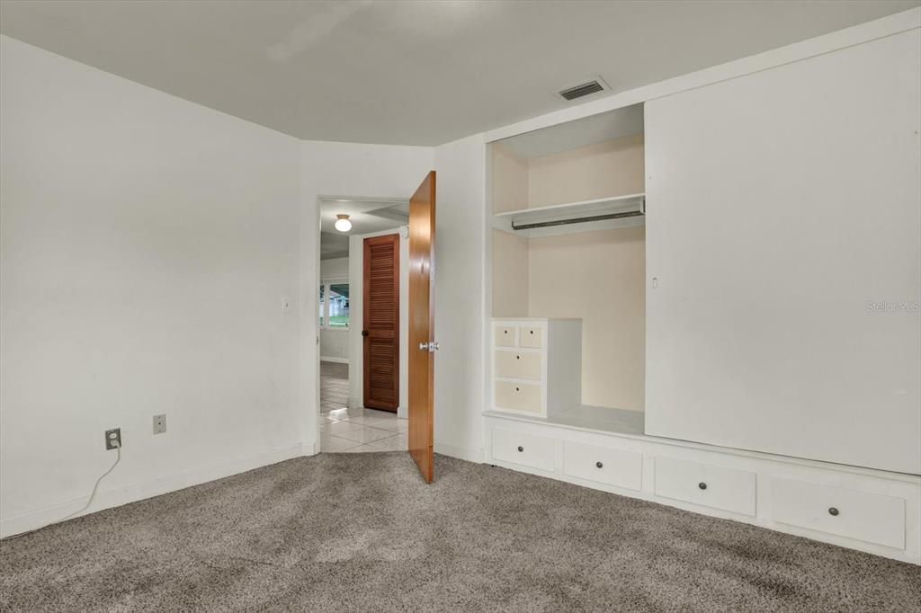 For Rent: $2,300 (2 beds, 2 baths, 1242 Square Feet)