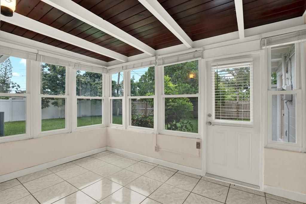 For Rent: $2,300 (2 beds, 2 baths, 1242 Square Feet)