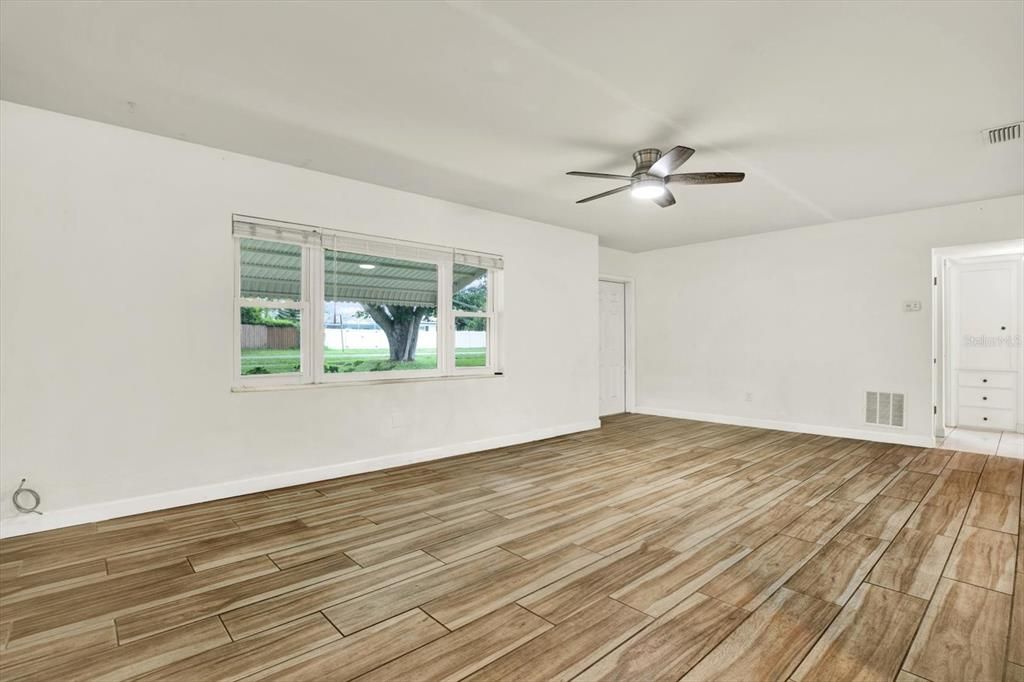 For Rent: $2,300 (2 beds, 2 baths, 1242 Square Feet)