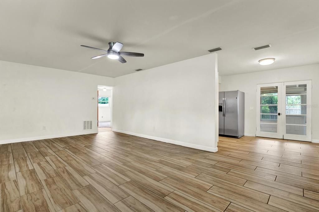 For Rent: $2,300 (2 beds, 2 baths, 1242 Square Feet)