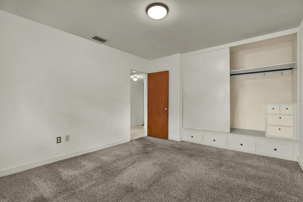For Rent: $2,300 (2 beds, 2 baths, 1242 Square Feet)