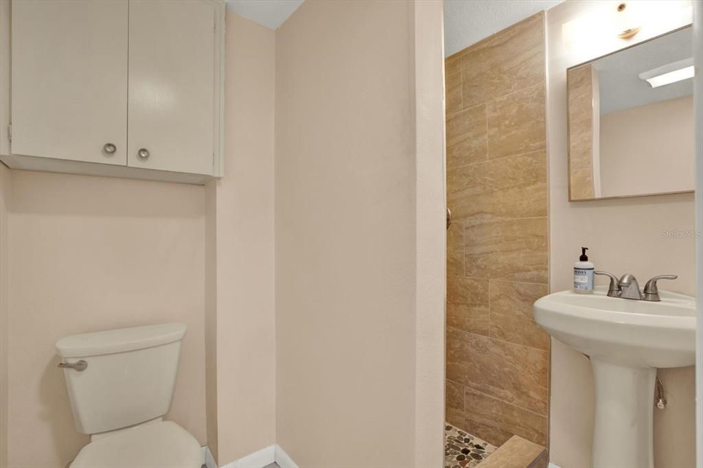 For Rent: $2,300 (2 beds, 2 baths, 1242 Square Feet)