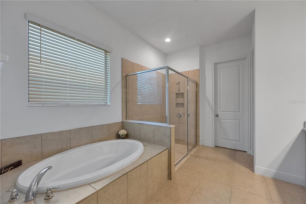 На продажу: $594,999 (3 спален, 3 ванн, 2588 Квадратных фут)