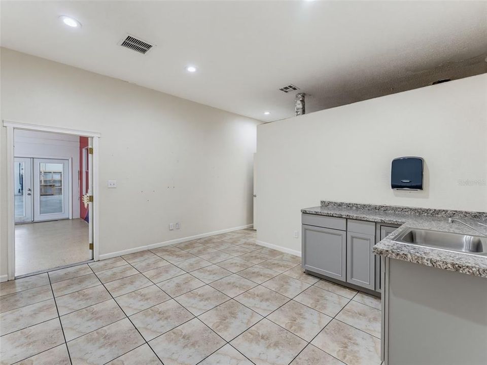 En Venta: $749,000 (0 camas, 0 baños, 4240 Pies cuadrados)