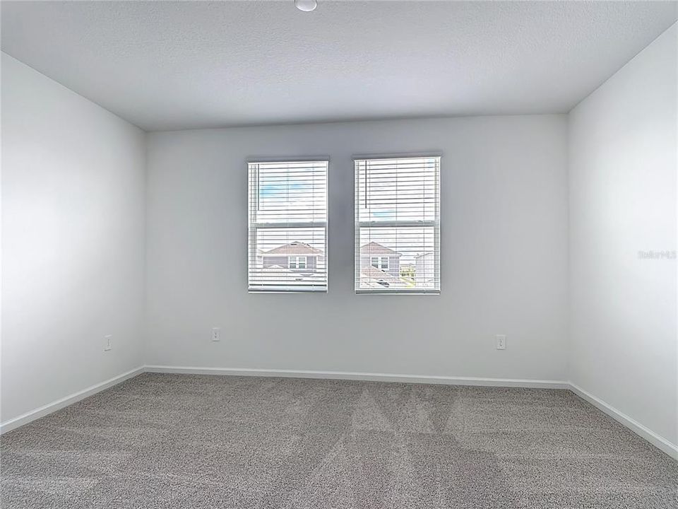 В аренду: $2,350 (3 спален, 2 ванн, 1802 Квадратных фут)