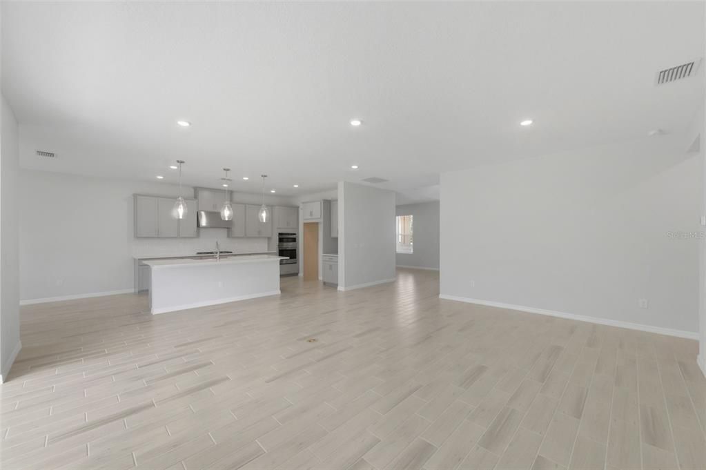 На продажу: $751,999 (5 спален, 4 ванн, 3835 Квадратных фут)