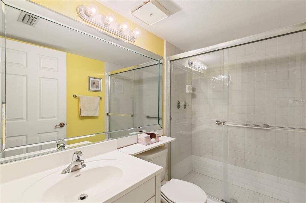 En Venta: $140,000 (2 camas, 2 baños, 979 Pies cuadrados)