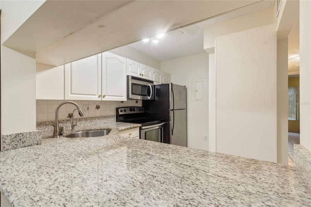 En Venta: $140,000 (2 camas, 2 baños, 979 Pies cuadrados)