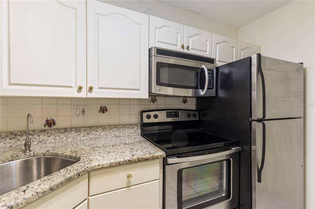 En Venta: $140,000 (2 camas, 2 baños, 979 Pies cuadrados)