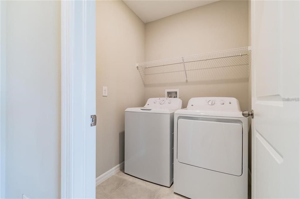 В аренду: $2,585 (4 спален, 2 ванн, 2073 Квадратных фут)