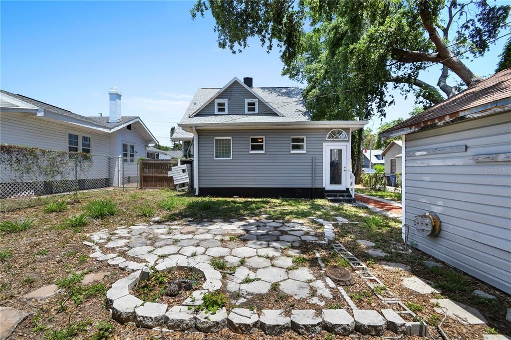 На продажу: $399,900 (3 спален, 2 ванн, 1564 Квадратных фут)