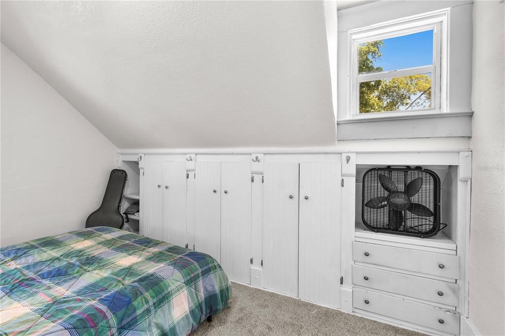 На продажу: $399,900 (3 спален, 2 ванн, 1564 Квадратных фут)