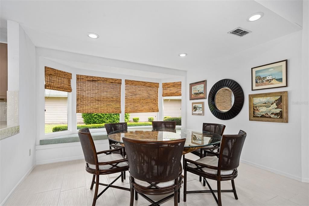 Activo con contrato: $439,000 (2 camas, 2 baños, 2430 Pies cuadrados)