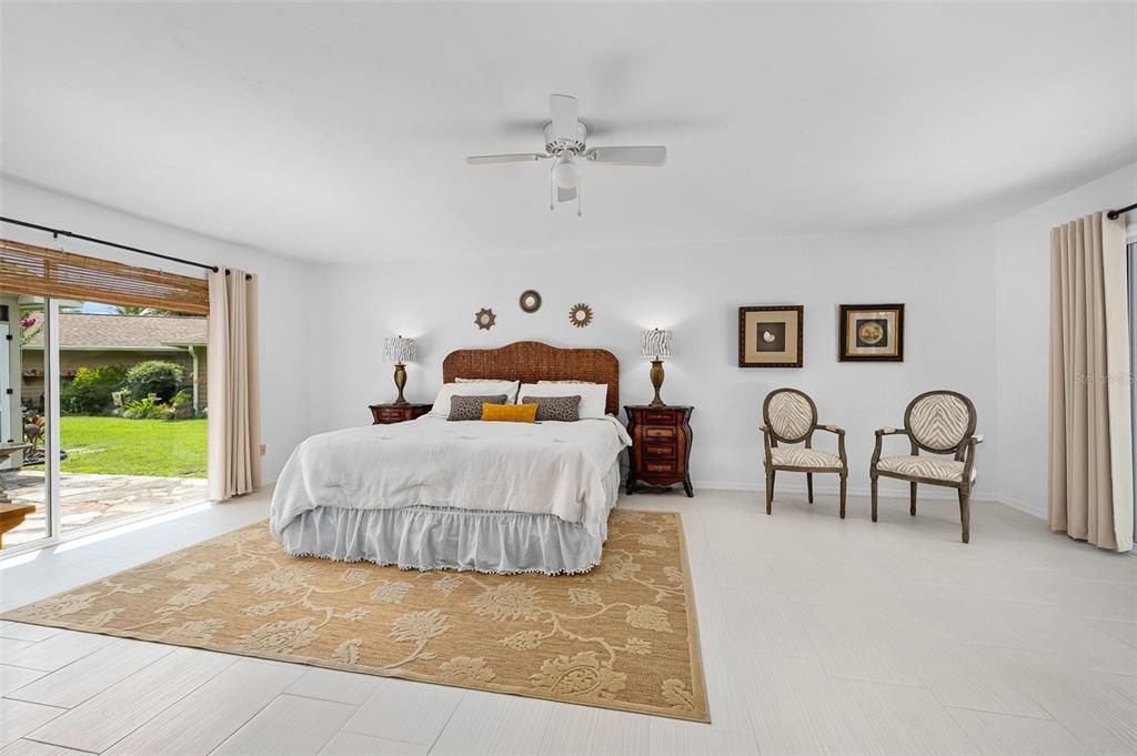 Activo con contrato: $439,000 (2 camas, 2 baños, 2430 Pies cuadrados)