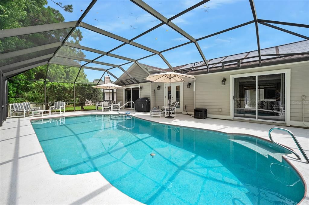 Activo con contrato: $439,000 (2 camas, 2 baños, 2430 Pies cuadrados)