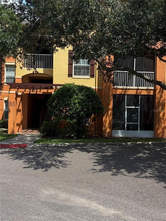 For Rent: $1,800 (3 beds, 2 baths, 1408 Square Feet)