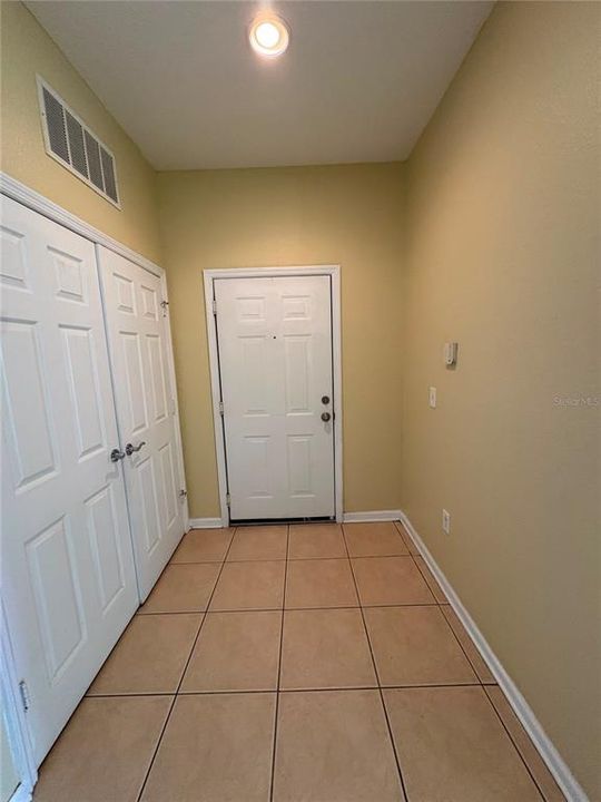For Rent: $1,800 (3 beds, 2 baths, 1408 Square Feet)