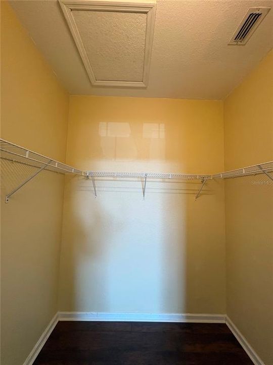 For Rent: $1,800 (3 beds, 2 baths, 1408 Square Feet)