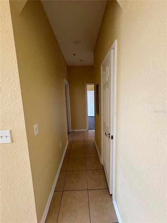 For Rent: $1,800 (3 beds, 2 baths, 1408 Square Feet)