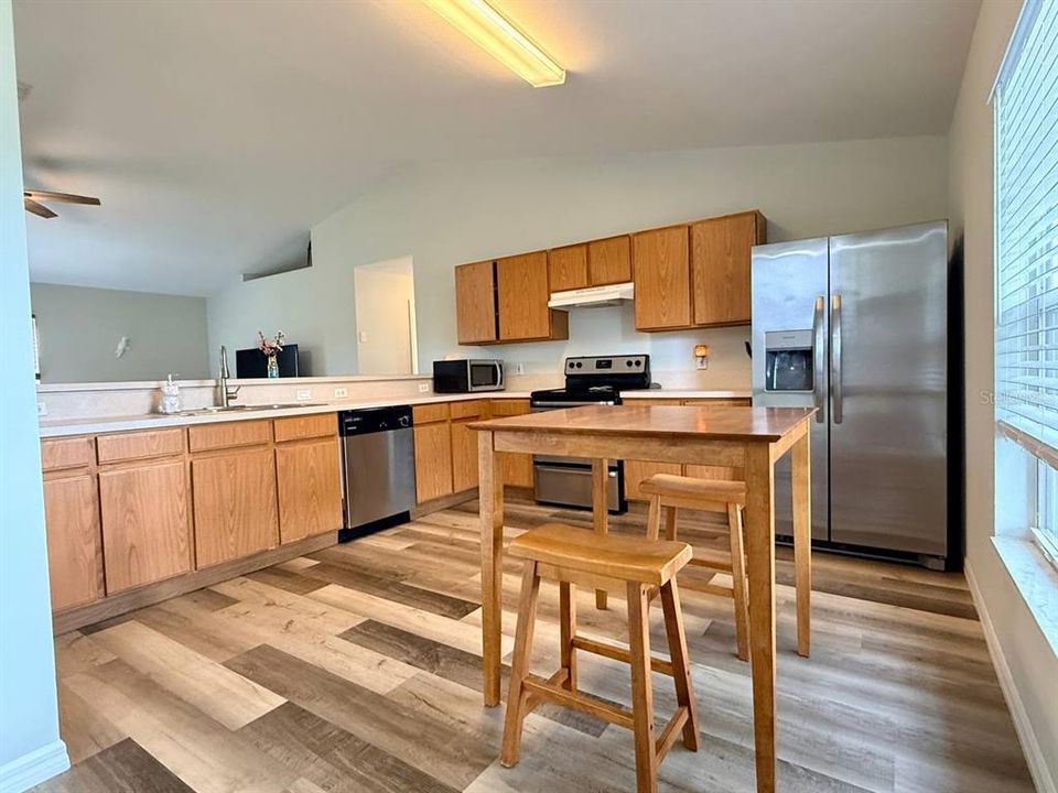 For Sale: $289,999 (3 beds, 2 baths, 1504 Square Feet)