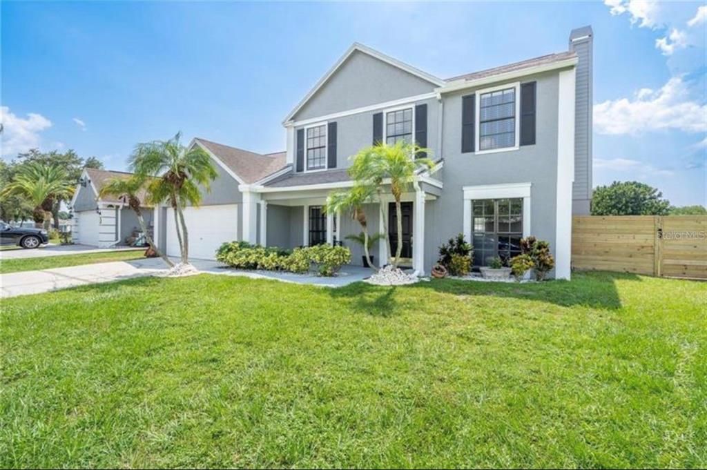 For Rent: $3,190 (4 beds, 2 baths, 1950 Square Feet)